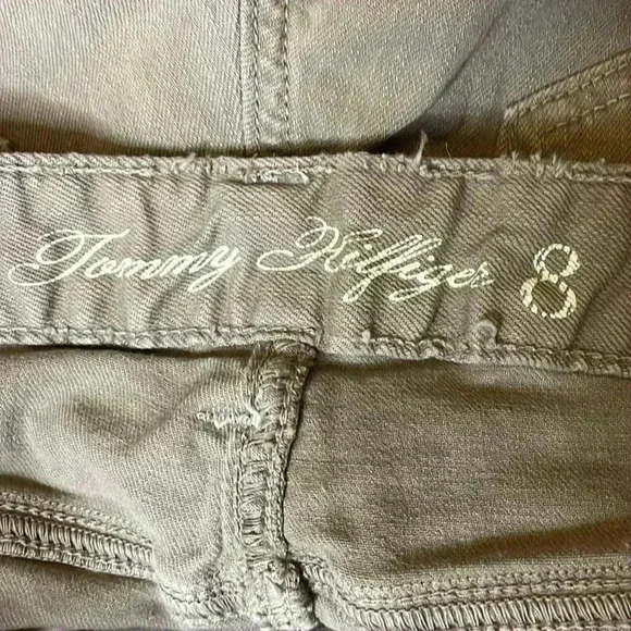 Tommy Hilfiger 2012 Women’s 8 Stretch Cuffed Khaki Shorts - Picture 6 of 8